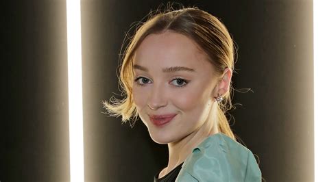 phoebe dynevor boobs|Bridgertons Phoebe Dynevor Reveals the Hardest Scene to Film